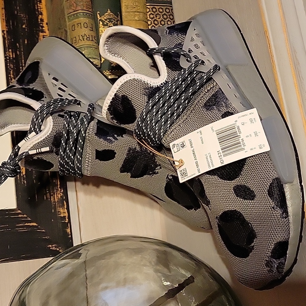 Mens Pharrells